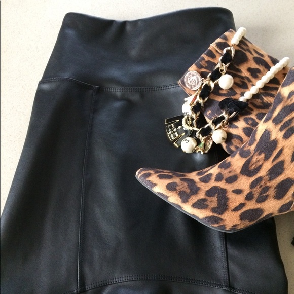 NWT Athena Marie black faux leather skirt - Picture 2 of 6